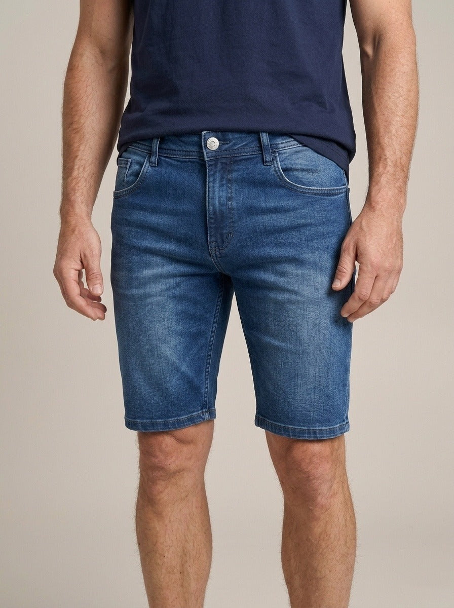 Bermuda Jeans Masculina Azul Escuro – detalhe da frente