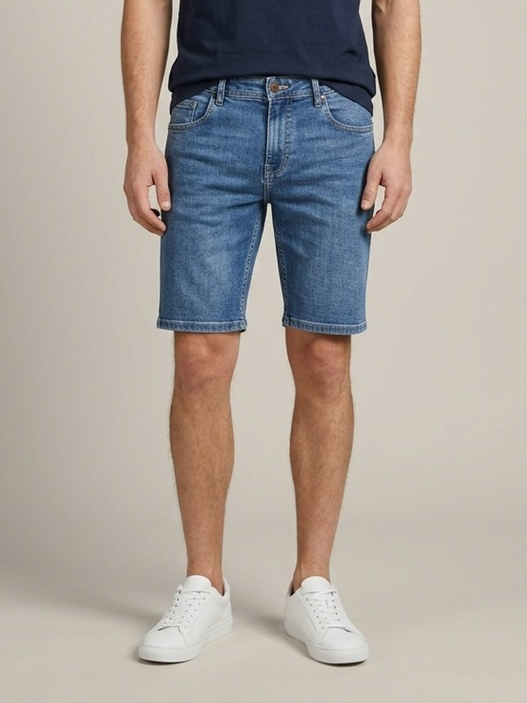 Bermuda Jeans Masculina Azul Marmorizado – frente, meio corpo