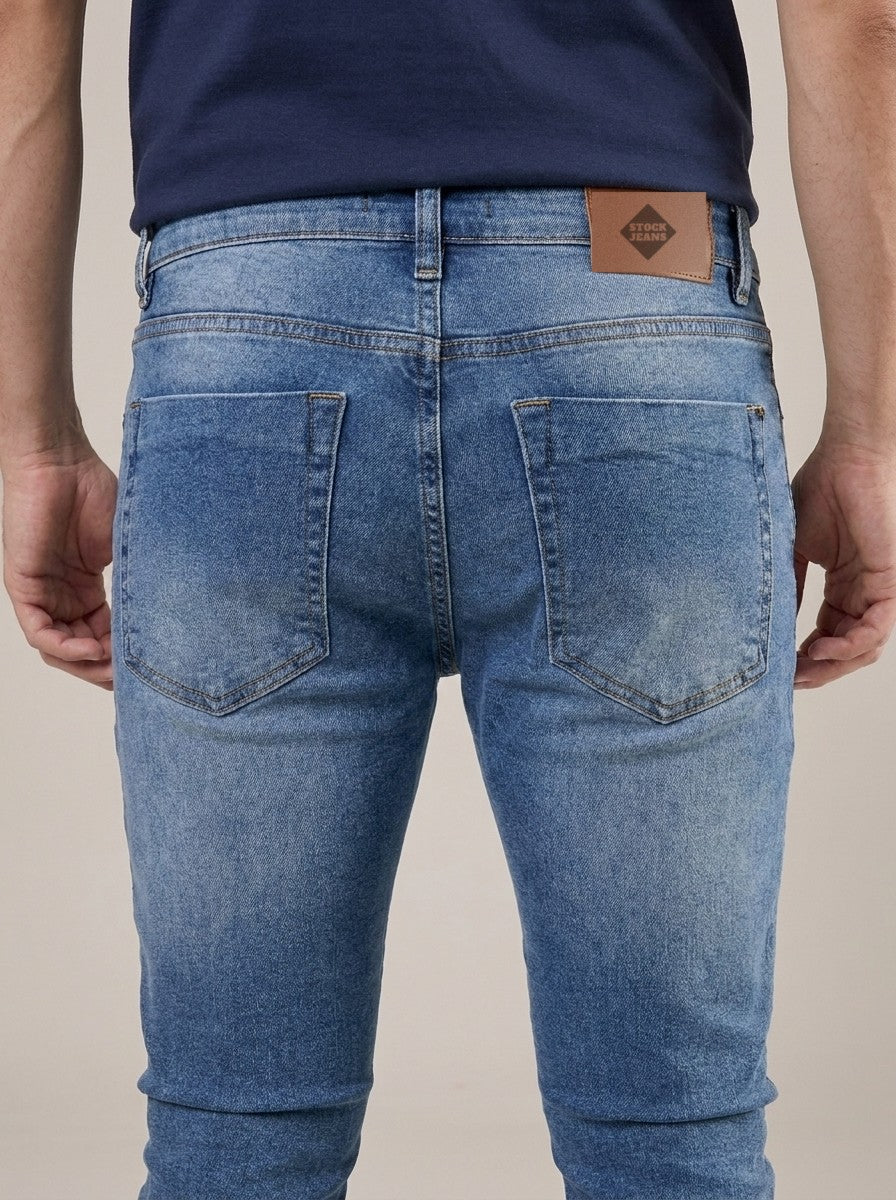 Calça Jeans Masculina Slim Blue Marbella – detalhe dos bolsos traseiros