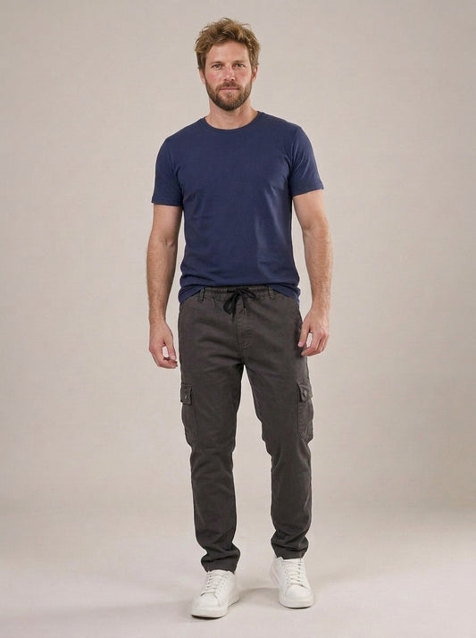 Calça Cargo Masculina de Sarja Chumbo – frente