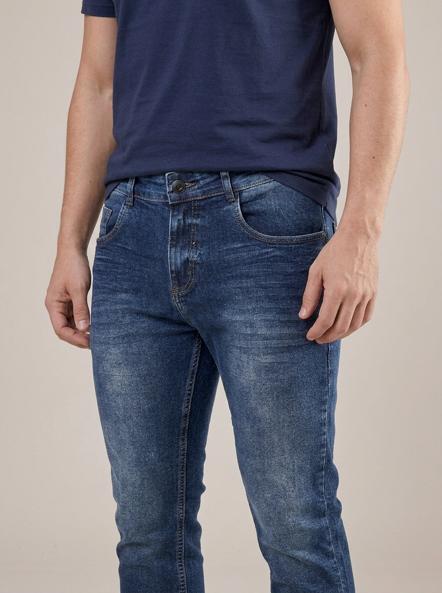 Calça Jeans Masculina Reta Tradicional Azul Eclipse – detalhe da frente