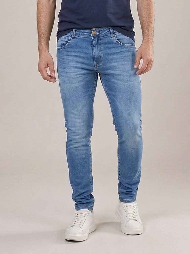 Calça Jeans Masculina Slim Cós Passantes Azul Bolton – frente, meio corpo