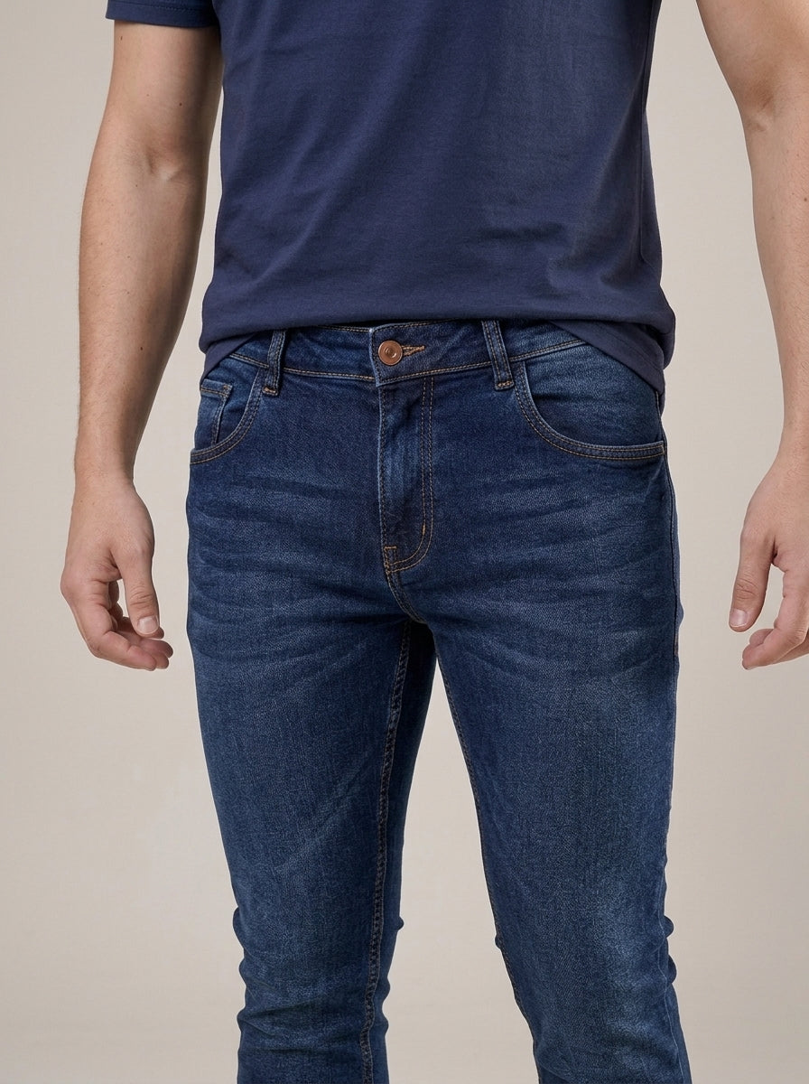 Calça Jeans Masculina Skinny Azul Escuro – detalhe da frente