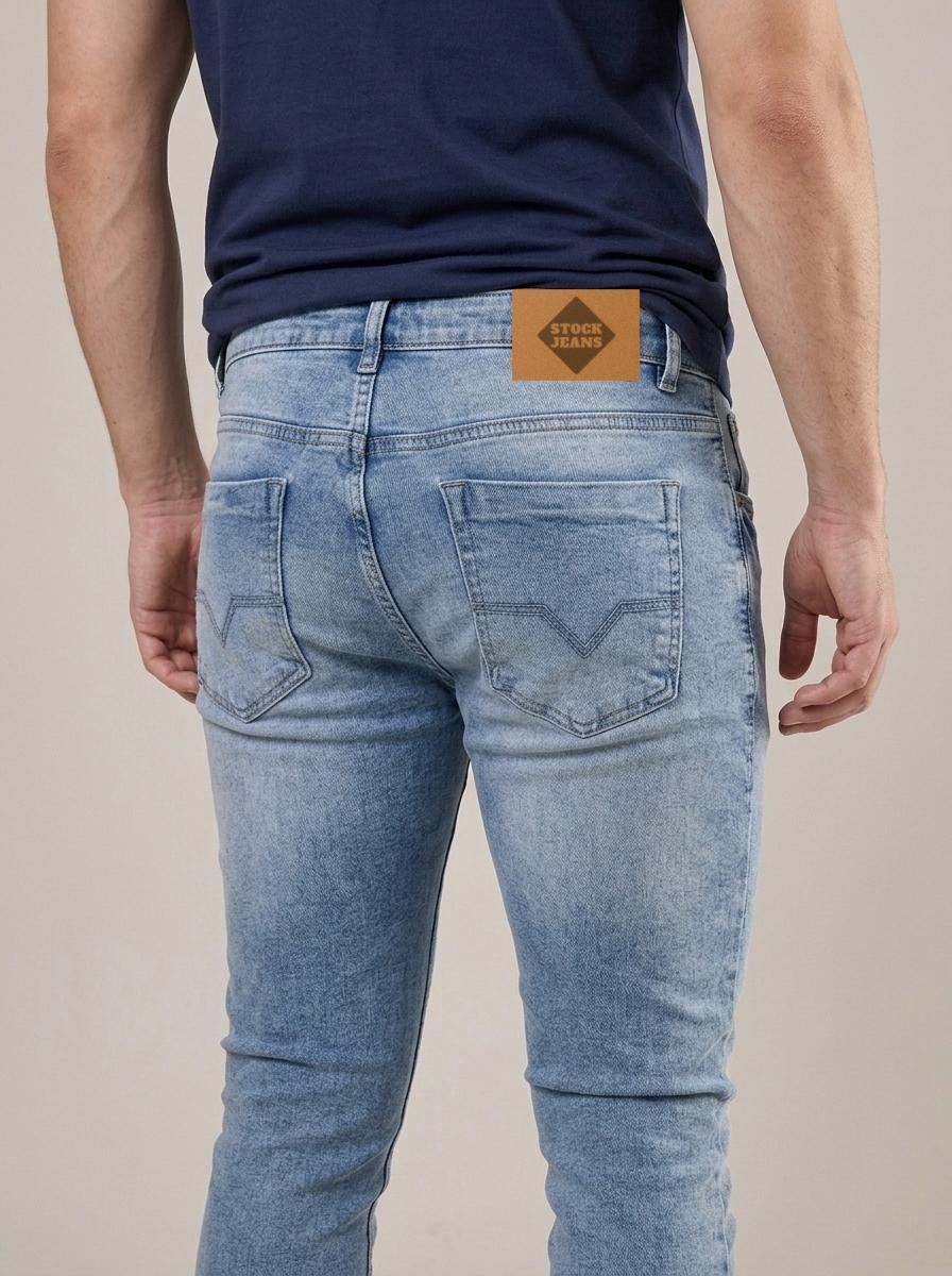 Calça Jeans Masculina Skinny Azul Estonado – detalhe dos bolsos traseiros