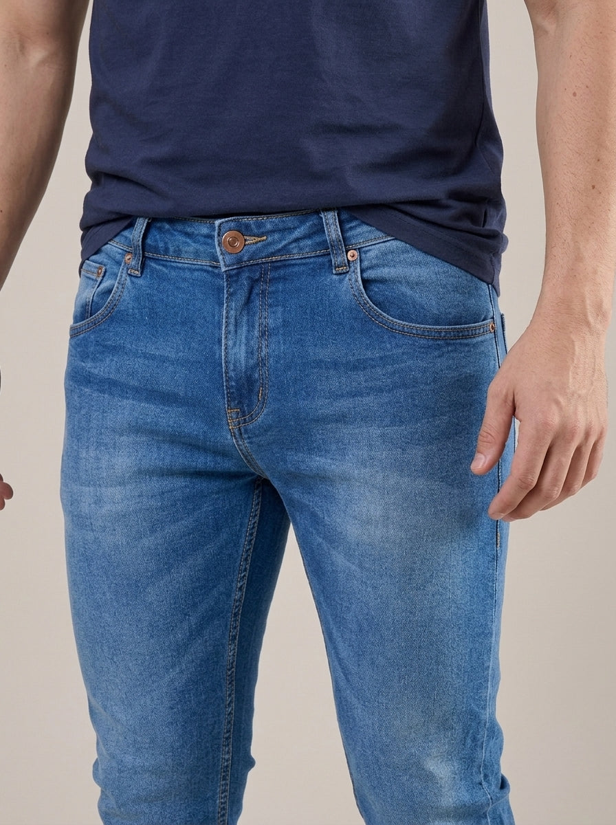 Calça Jeans Masculina Slim Budva – detalhe da frente