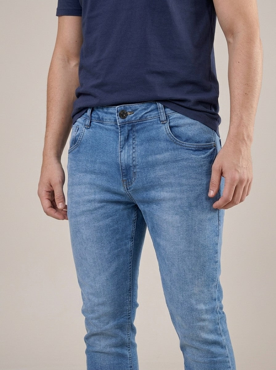 Calça Jeans Masculina Reta Tradicional Standard Wash – detalhe da frente