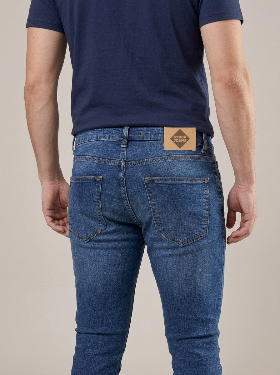 Calça Jeans Masculina Slim Azul Escuro – detalhe dos bolsos traseiros