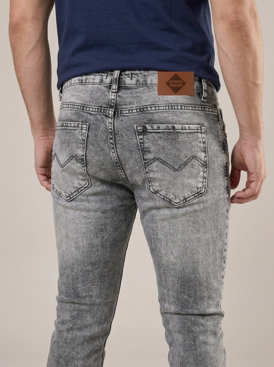 Calça Jeans Masculina Slim Cinza Dakar – detalhe dos bolsos traseiros