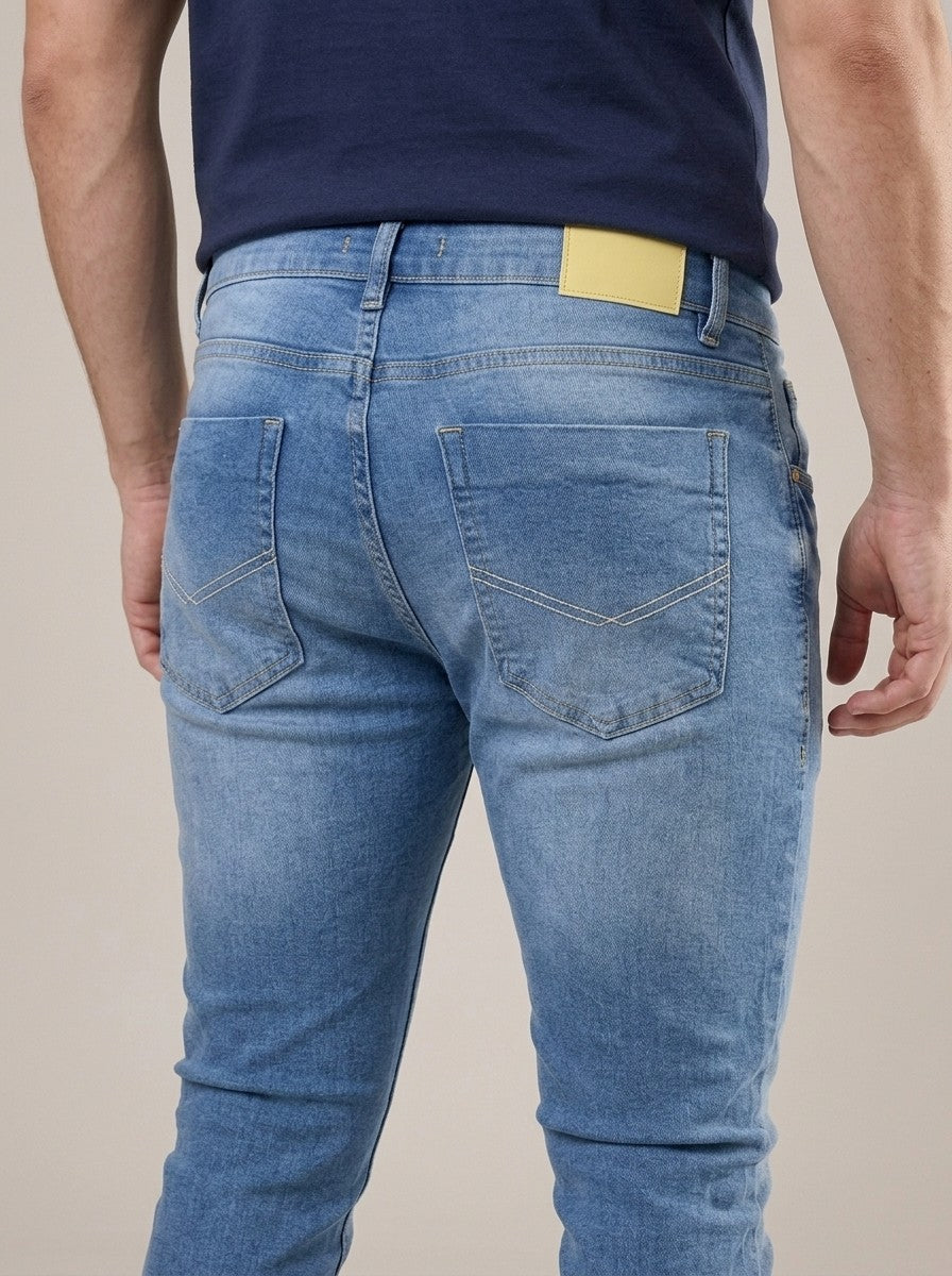 Calça Jeans Masculina Slim Cós Passantes Azul Bolton – detalhe dos bolsos traseiros