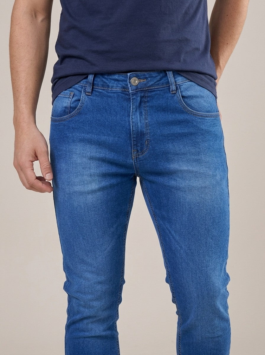 Calça Jeans Masculina Slim Cós Passantes Azul Classic – detalhe da frente