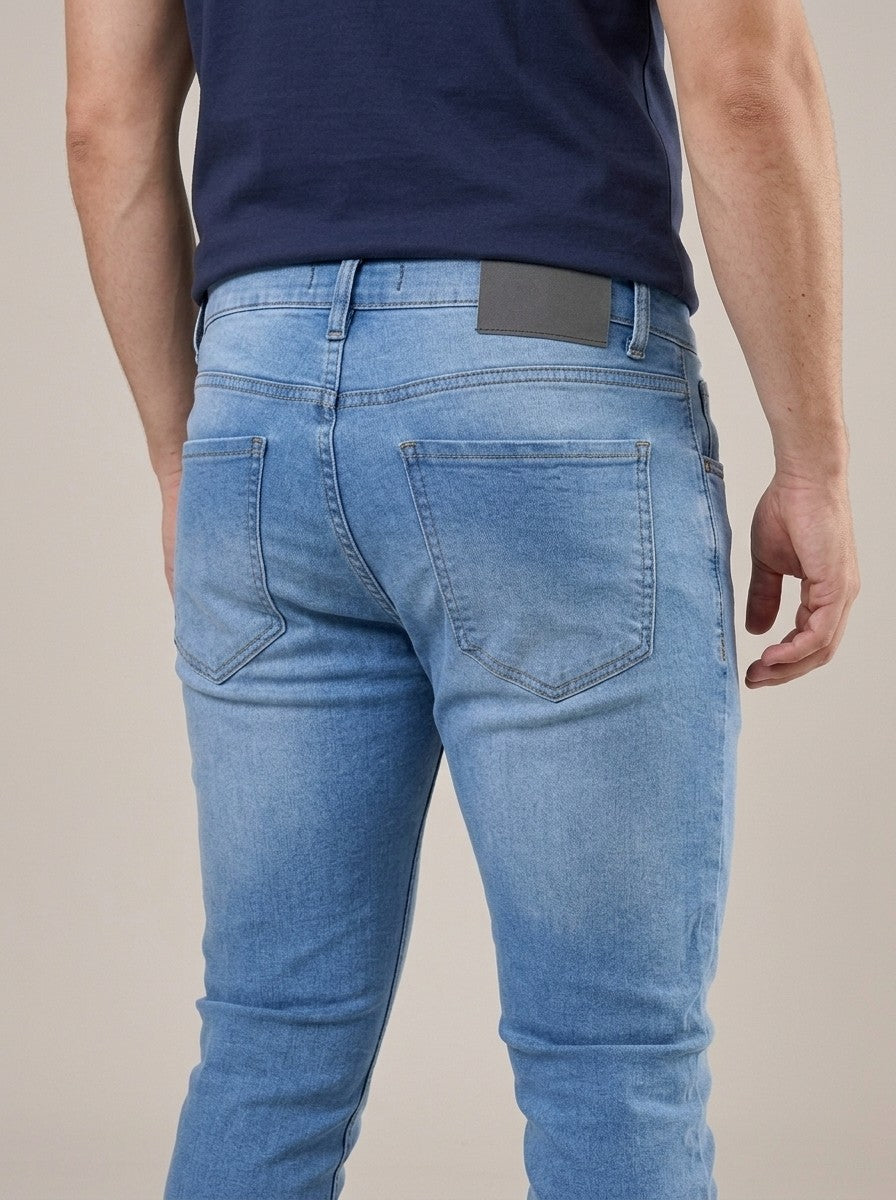 Calça Jeans Masculina Slim Cós Passantes Azul Risk – detalhe dos bolsos traseiros