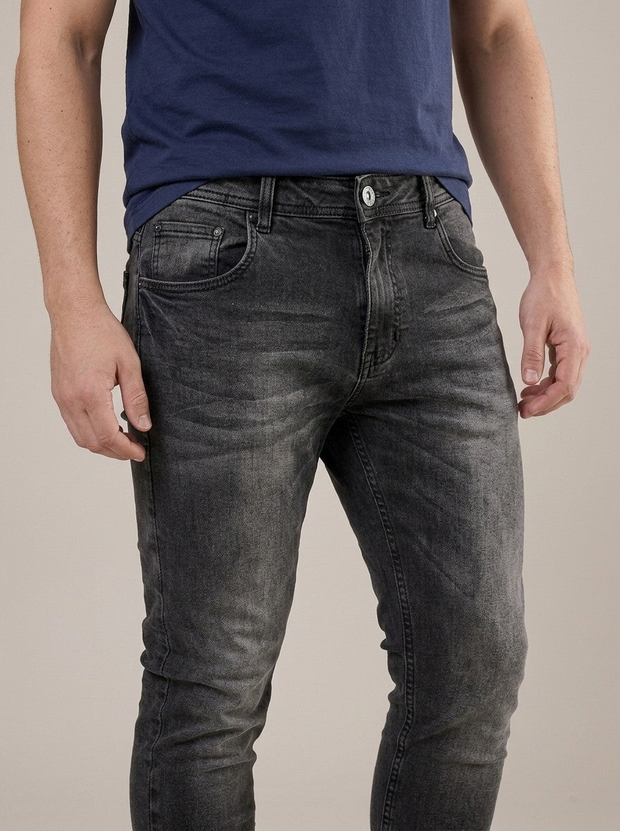 Calça Jeans Masculina Slim Cós Passantes Preto Cinzento – detalhe da frente